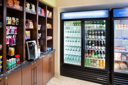 Hilton Garden Inn Hartford North-Bradley International Airport - image 18