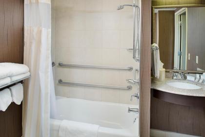 Hilton Garden Inn Hartford North-Bradley International Airport - image 19