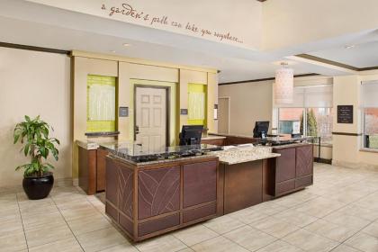 Hilton Garden Inn Hartford North-Bradley International Airport - image 3