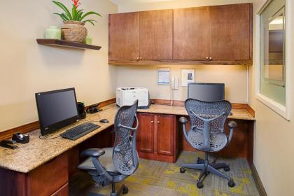 Hilton Garden Inn Hartford North-Bradley International Airport - image 5