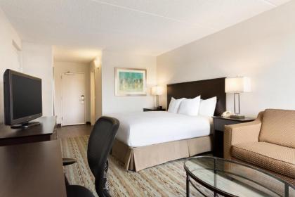 DoubleTree by Hilton Bradley International Airport - image 18