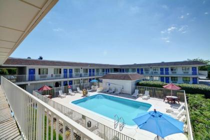Motel 6-Windsor Locks CT - Hartford - image 10