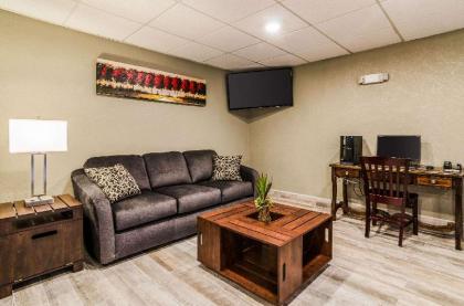 Quality Inn & Suites Winfield - image 2