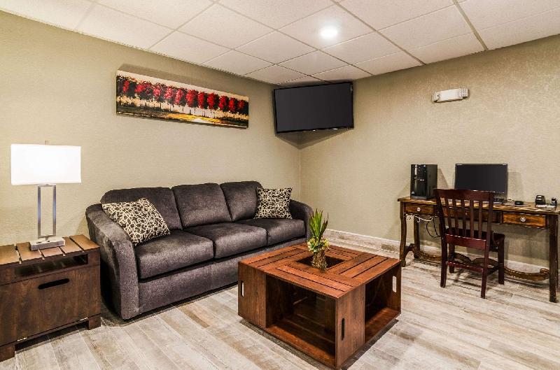 Quality Inn & Suites Winfield - image 2
