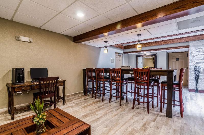 Quality Inn & Suites Winfield - image 3