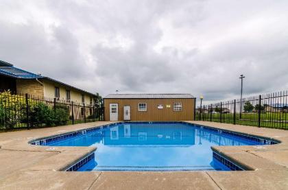 Quality Inn & Suites Winfield - image 4