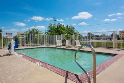 Rodeway Inn & Suites Winnfield - image 8
