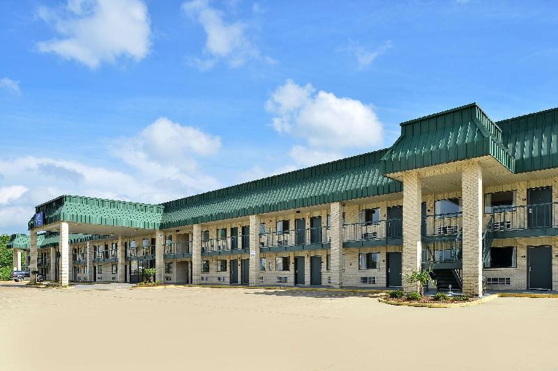 Americas Best Value Inn Winona - main image