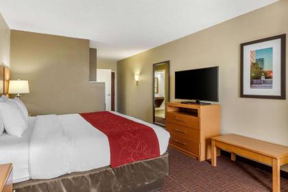 Comfort Suites Hanes Mall - image 13