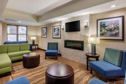 Comfort Suites Hanes Mall - image 6