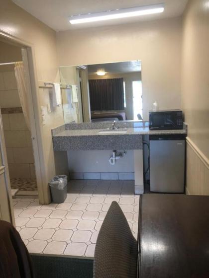 Travelers inn - image 8