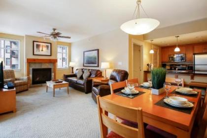 Base Village Ski In-Out Luxury Condo #3425 Huge Hot Tub & Great Views - FREE Activities & Equipment Rentals Daily