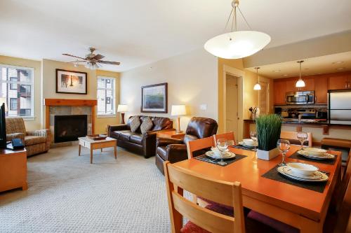 Base Village Ski In-Out Luxury Condo #3425 Huge Hot Tub & Great Views - FREE Activities & Equipment Rentals Daily - main image