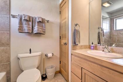 Airy Winter Park Getaway with Private Hot Tub! - image 18