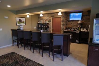 Cobblestone Inn & Suites-Winterset - image 3