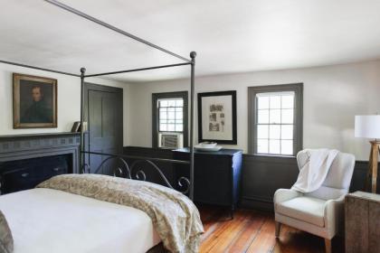 Squire Tarbox Inn - image 15