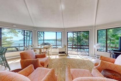 Sea Breeze Cottage - image 10