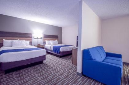 Days Inn & Suites by Wyndham Wisconsin Dells - image 3