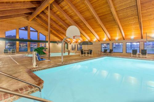 AmericInn by Wyndham Wisconsin Dells - image 5