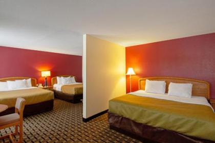 Econo Lodge Inn & Suites Near Florida Mall