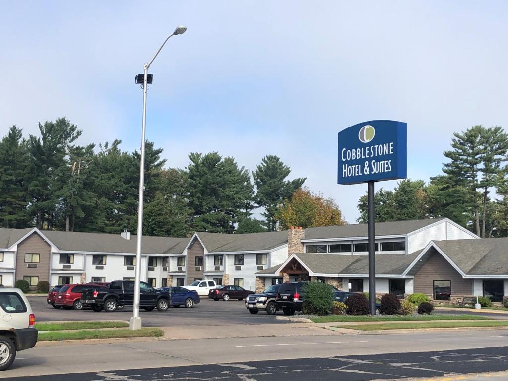 Cobblestone Hotel & Suites - Wisconsin Rapids - main image