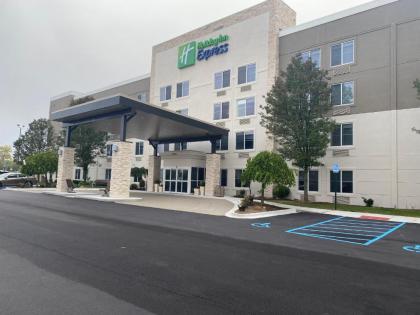 Holiday Inn Express Wixom an IHG Hotel