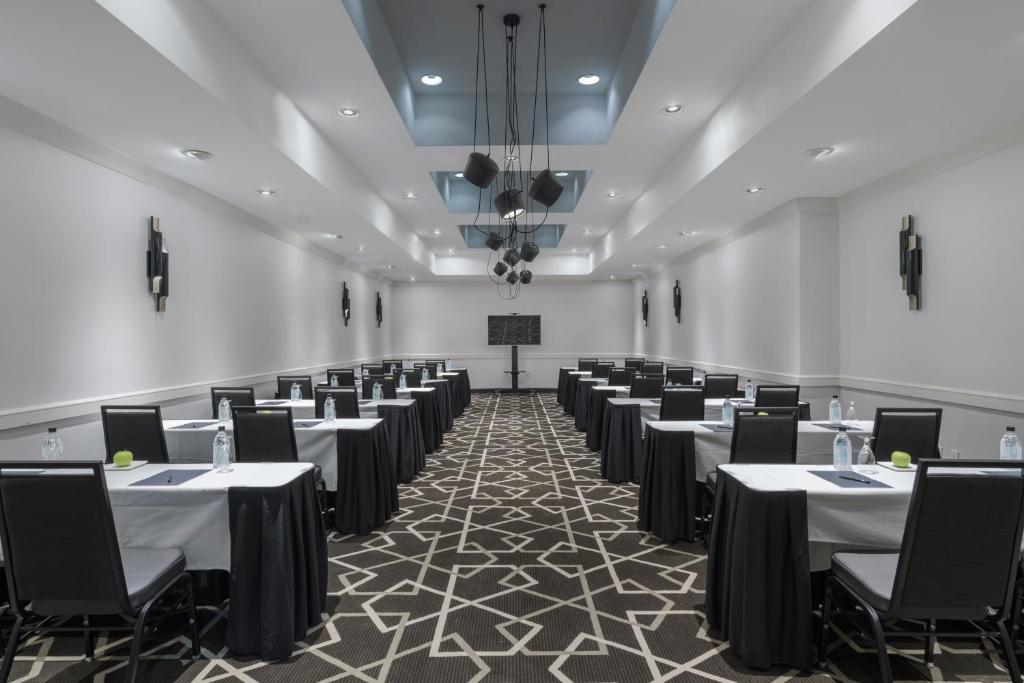 Hilton Boston-Woburn - image 2