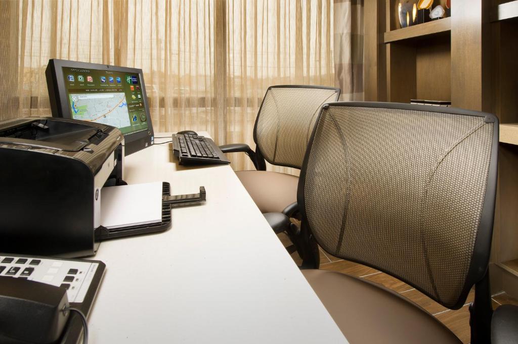Holiday Inn Express Boston North-Woburn an IHG Hotel - image 5