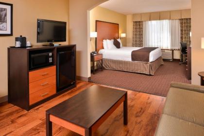 Best Western Plus Cascade Inn Suites - image 10