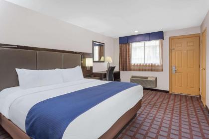 Days Inn by Wyndham Woodbury Long Island - image 6