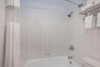 Days Inn by Wyndham Woodbury Long Island - image 8