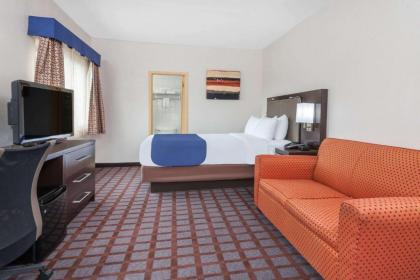 Days Inn by Wyndham Woodbury Long Island - image 9