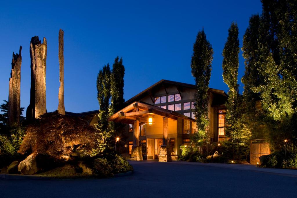 Willows Lodge - main image
