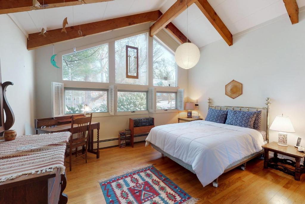 Brooks Hole - image 3