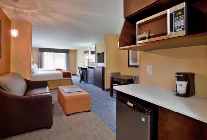 Holiday Inn Express & Suites St Louis Airport an IHG Hotel - image 10