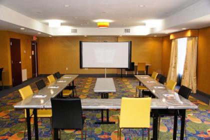 Holiday Inn Express & Suites St Louis Airport an IHG Hotel - image 11