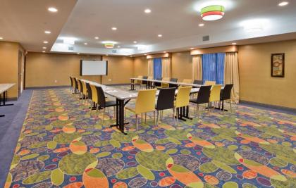 Holiday Inn Express & Suites St Louis Airport an IHG Hotel - image 7