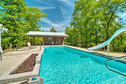 Rustic Woodville Getaway with Guest House! - image 2