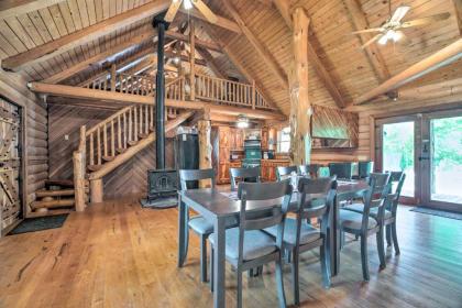 Rustic Woodville Getaway with Guest House! - image 4
