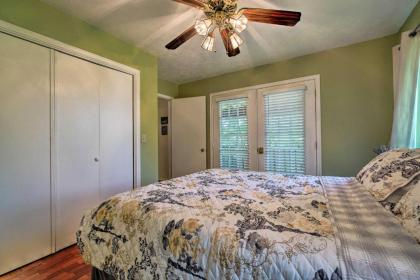 Serene Lakefront Escape with Dock Swim and Fish! - image 9