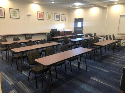 Holiday Inn Express Hotel & Suites Woodward Hwy 270 an IHG Hotel - image 21