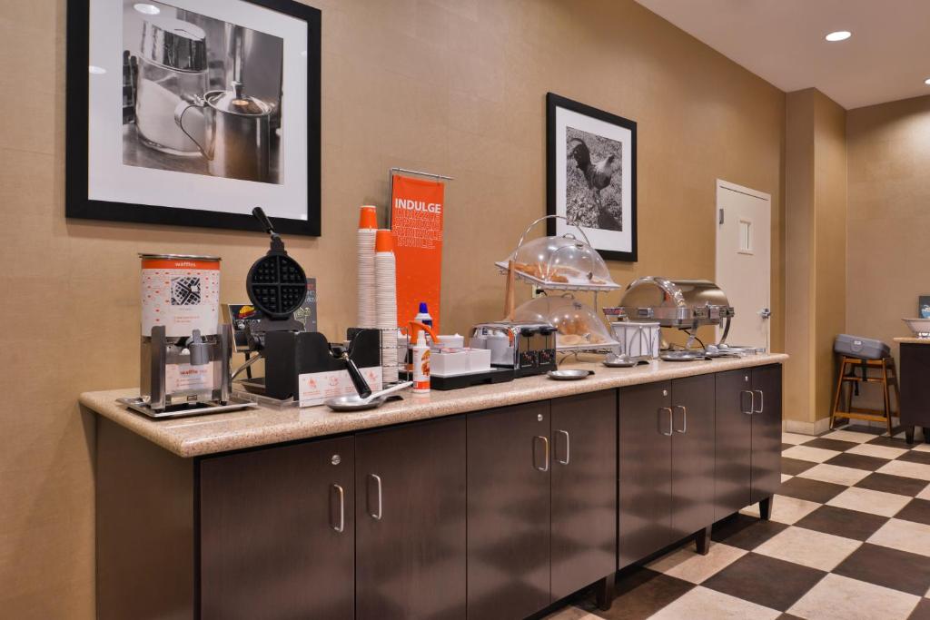 Hampton Inn & Suites Woodward - image 3
