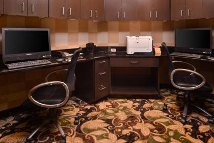 Hampton Inn & Suites Woodward - image 7