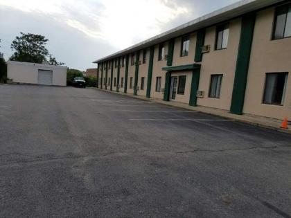 Woonsocket Motor Inn - image 6