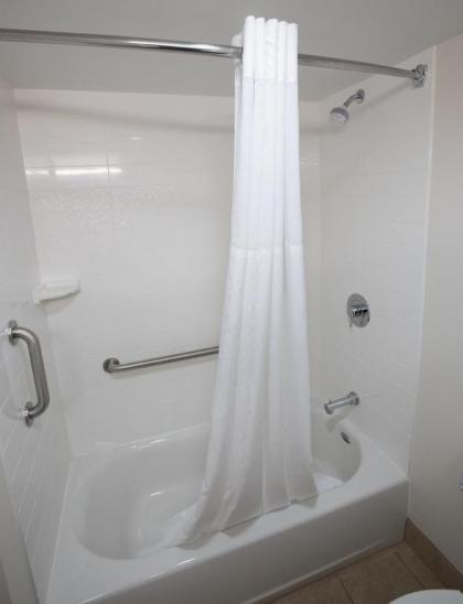 Hampton Inn Wooster - image 6