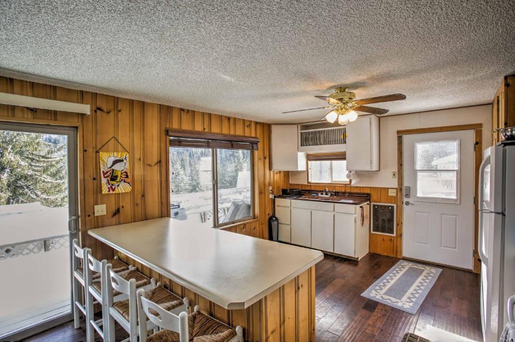 Cozy Worley Cabin with Lake Access and Gas Grill! - image 4