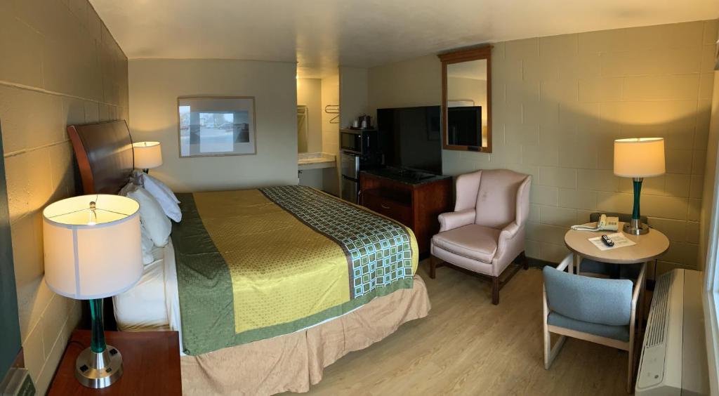 Super 7 Inn - main image