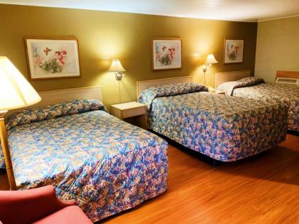 Super 7 Inn - image 3