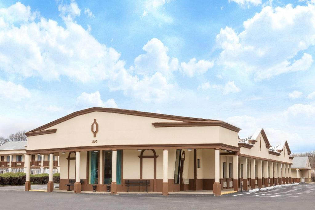 Days Inn by Wyndham Wrightstown - main image
