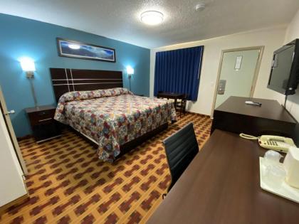 Lodge Inn - image 10